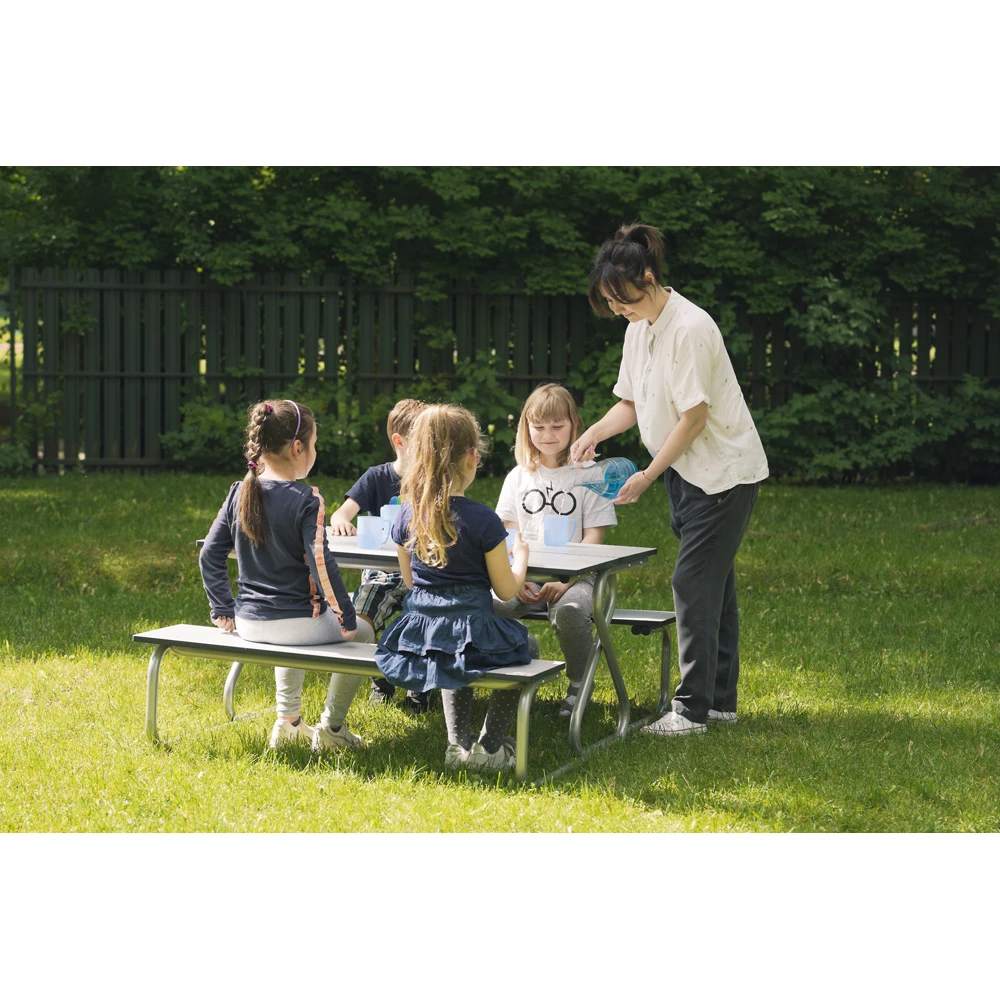 Zdjęcie mebli ogrodowych dla dzieci